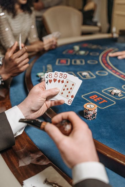 The iGaming Edge: How Smart Players Win in Slots, Poker & Betting